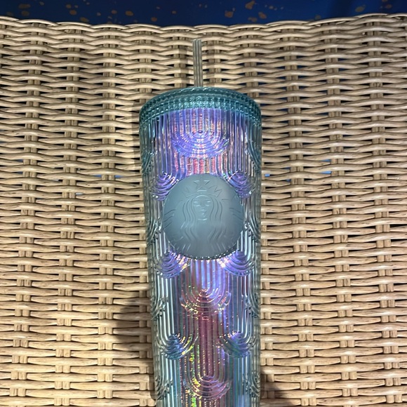 Starbucks Iridescent Venti Cup - Picture 3 of 7